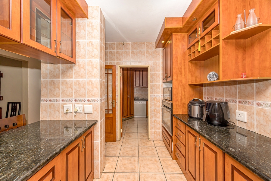 6 Bedroom Property for Sale in Sunset Beach Western Cape